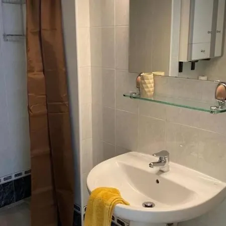 Belissimo 2 Bedrooms With Patio By Namaste Elite Apartment